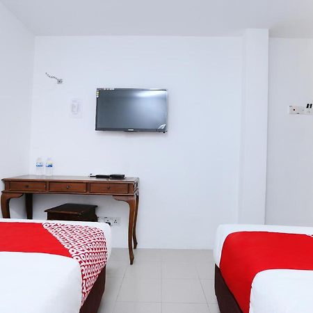 Oyo 89672 Eg Hotel Jj Johor Bahru Exterior foto