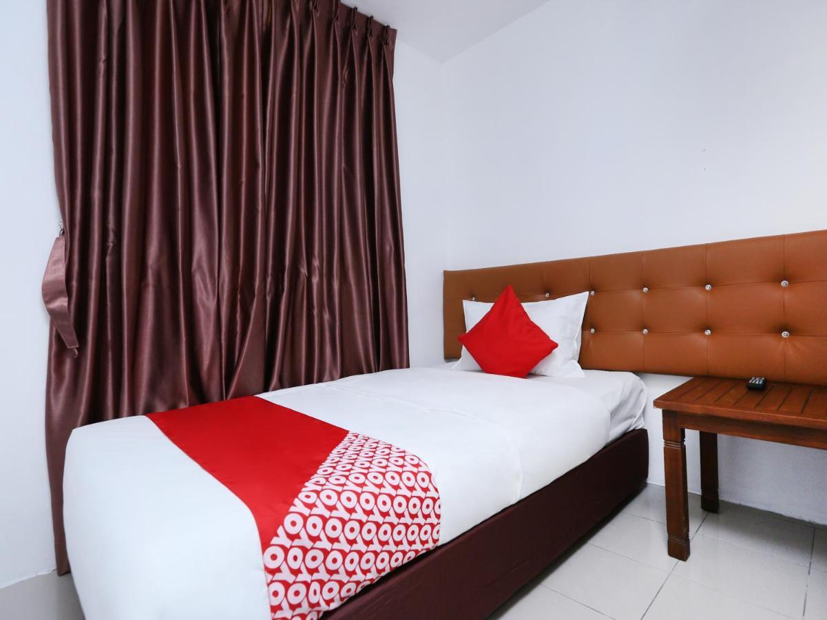 Oyo 89672 Eg Hotel Jj Johor Bahru Exterior foto