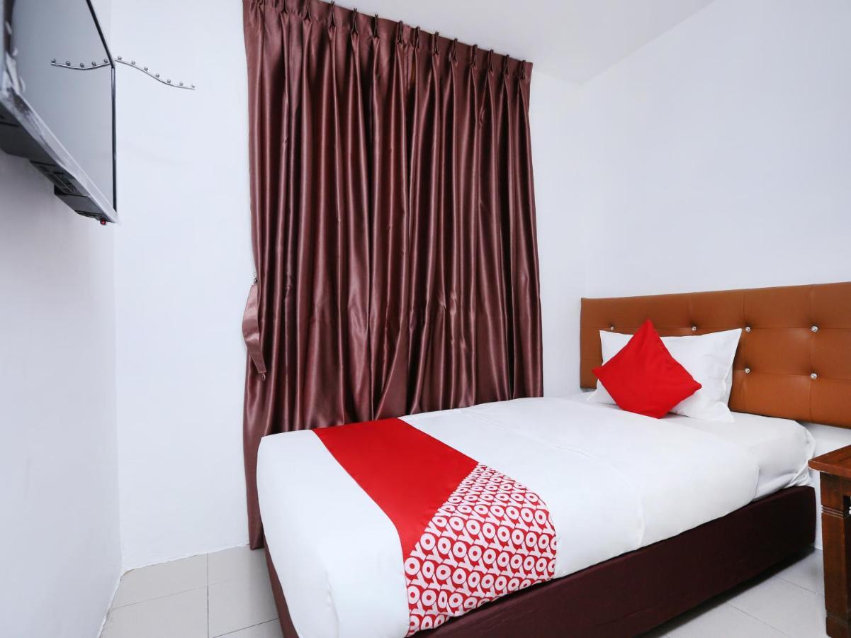 Oyo 89672 Eg Hotel Jj Johor Bahru Exterior foto